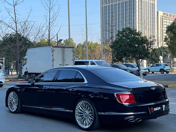 Фото 4 - Bentley Flying Spur Hybrid