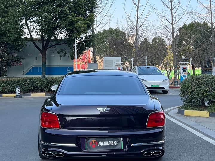 Фото 5 - Bentley Flying Spur Hybrid