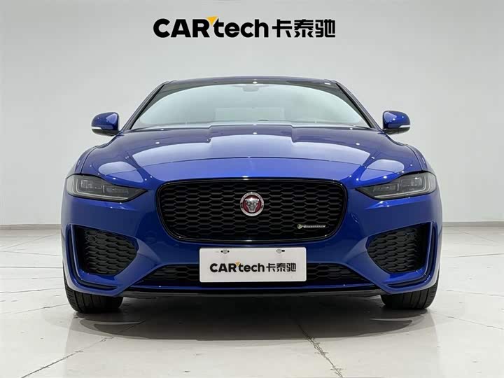 Фото 3 - Jaguar XE L