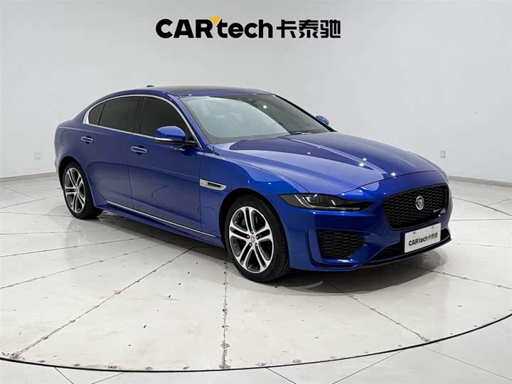 Фото 4 - Jaguar XE L