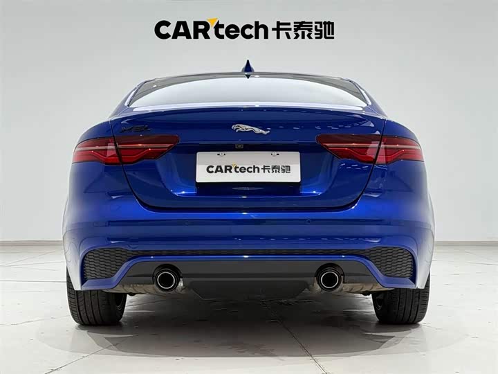 Фото 9 - Jaguar XE L