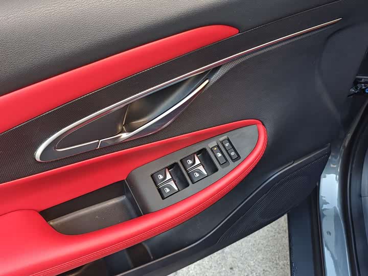 Фото 8 - Changan UNI-T