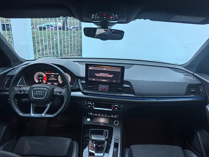 Фото 8 - Audi Q5L Sportback