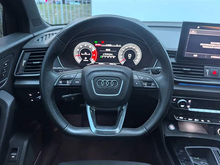Фото 9 - Audi Q5L Sportback