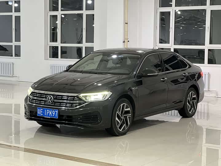 Фото 1 - Volkswagen Sagitar L