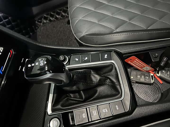 Фото 5 - Volkswagen Sagitar L