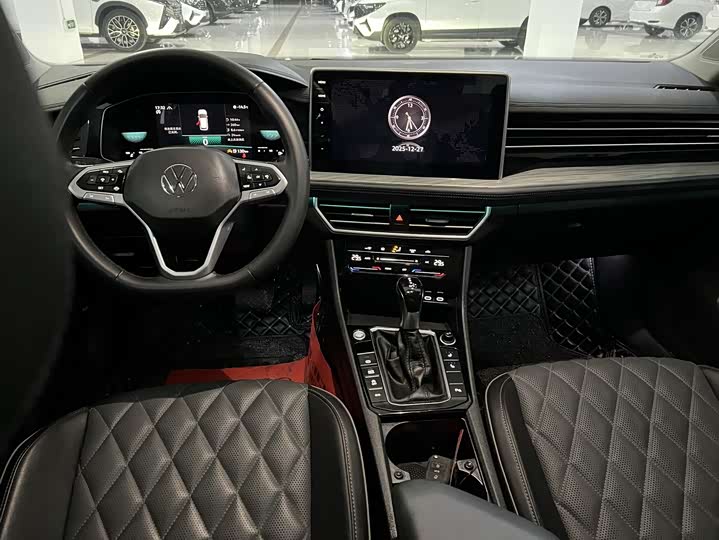 Фото 8 - Volkswagen Sagitar L