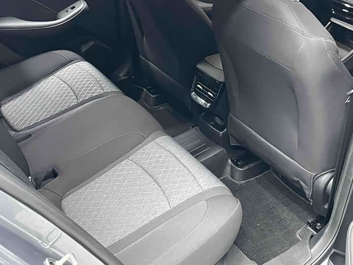 Фото 4 - Roewe i5