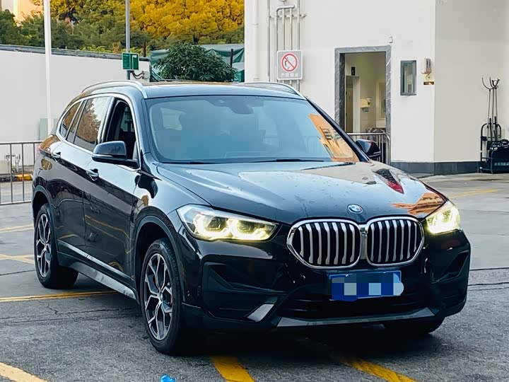 Фото 2 - BMW X1