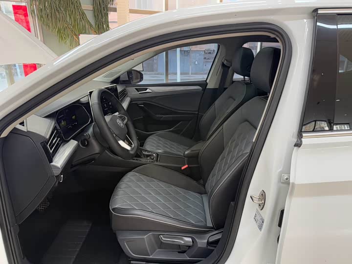 Фото 7 - Volkswagen Sagitar L