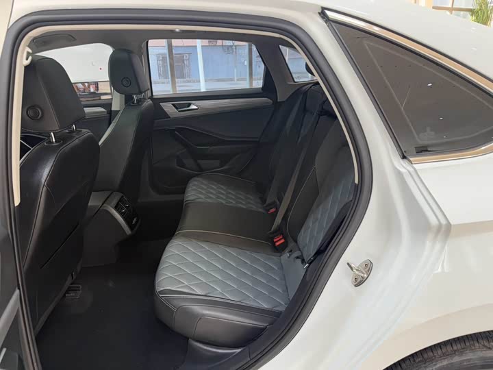 Фото 8 - Volkswagen Sagitar L