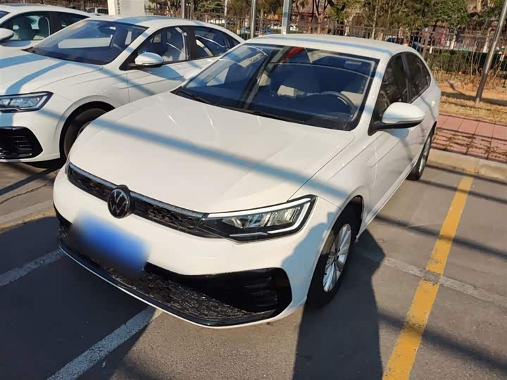 Фото 1 - Volkswagen Lavida