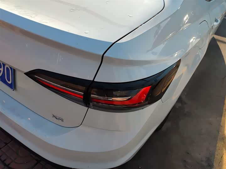 Фото 8 - Volkswagen Lavida