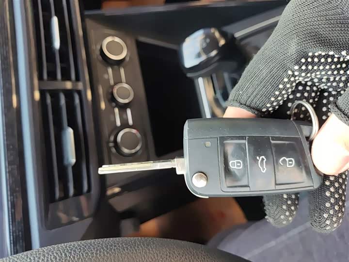 Фото 9 - Volkswagen Lavida