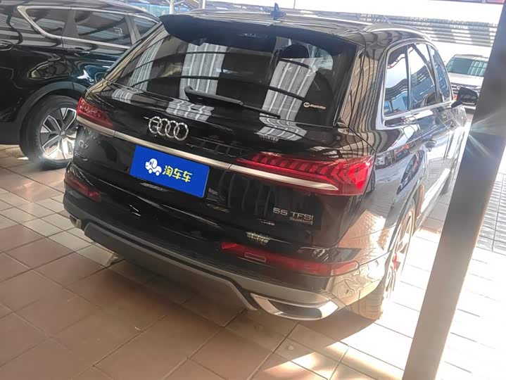 Фото 3 - Audi Q7