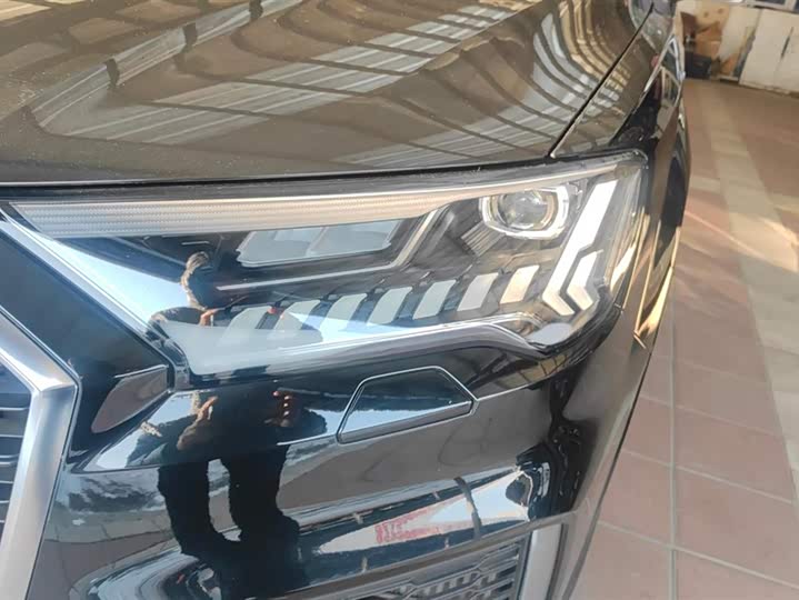 Фото 5 - Audi Q7