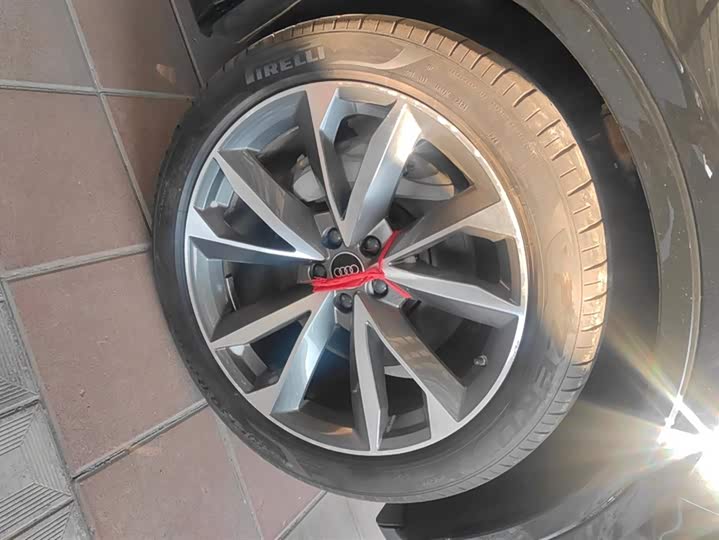 Фото 6 - Audi Q7