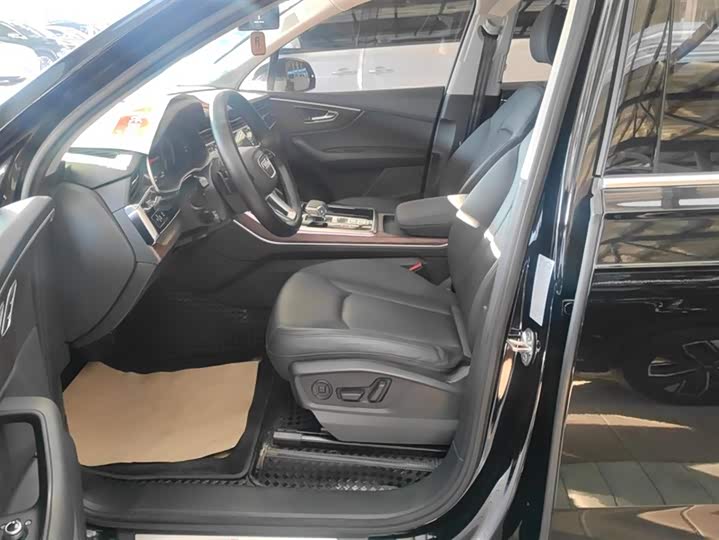 Фото 9 - Audi Q7