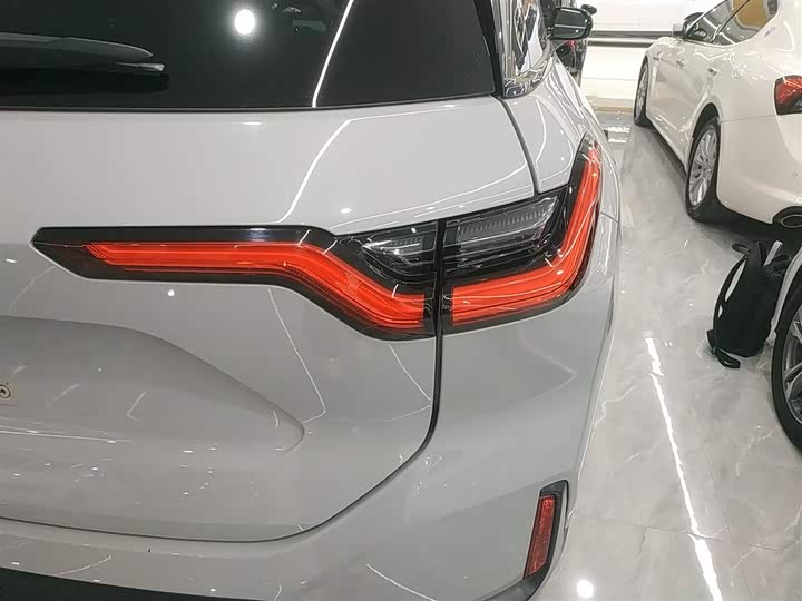 Фото 8 - Nio ES6