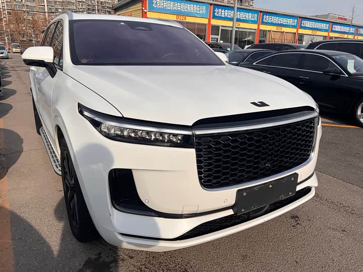 Фото 2 - LiXiang One