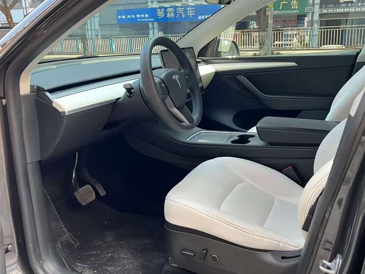 Фото 9 - Tesla Model Y