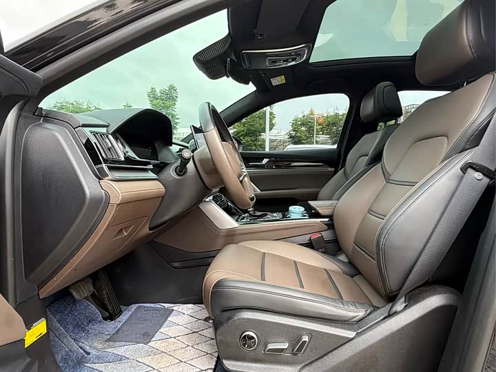 Фото 7 - BYD Tang