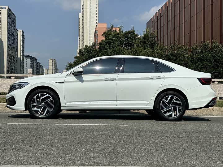 Фото 4 - Volkswagen Sagitar L