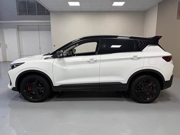 Фото 7 - Geely Coolray