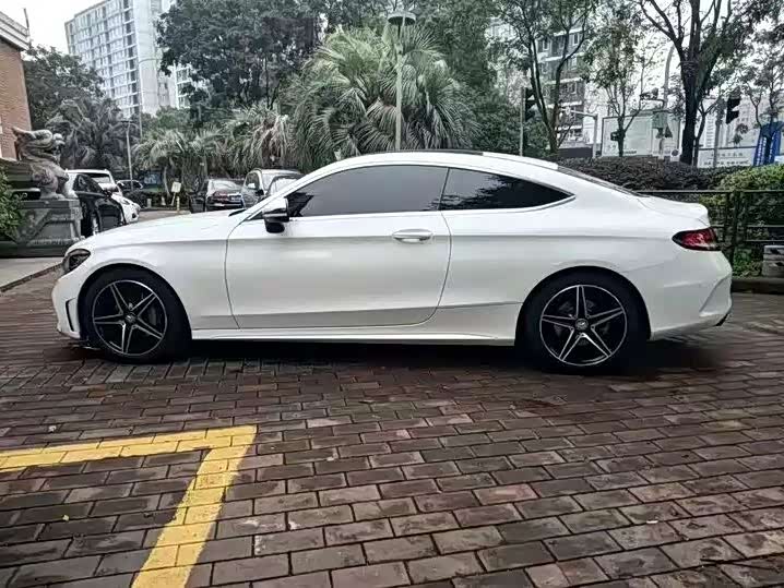 Фото 4 - Mercedes-Benz C-Class