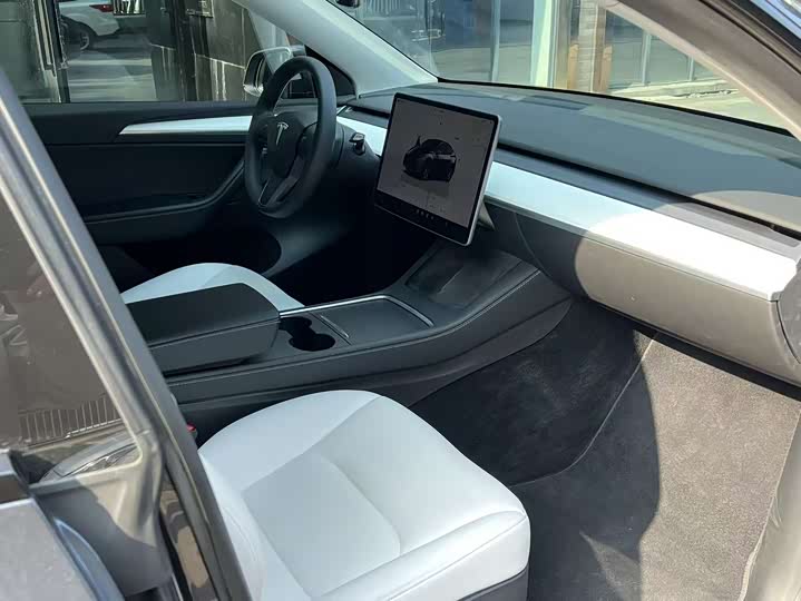 Фото 5 - Tesla Model Y