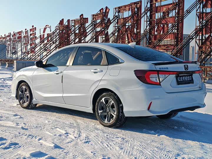 Фото 4 - Honda Envix