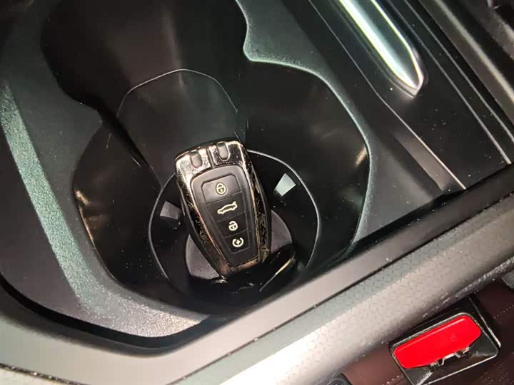 Фото 9 - Geely Okavango