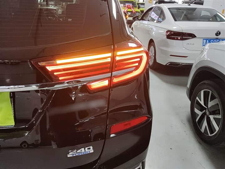 Фото 8 - Honda Avancier