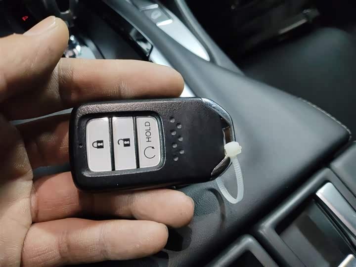 Фото 9 - Honda Avancier