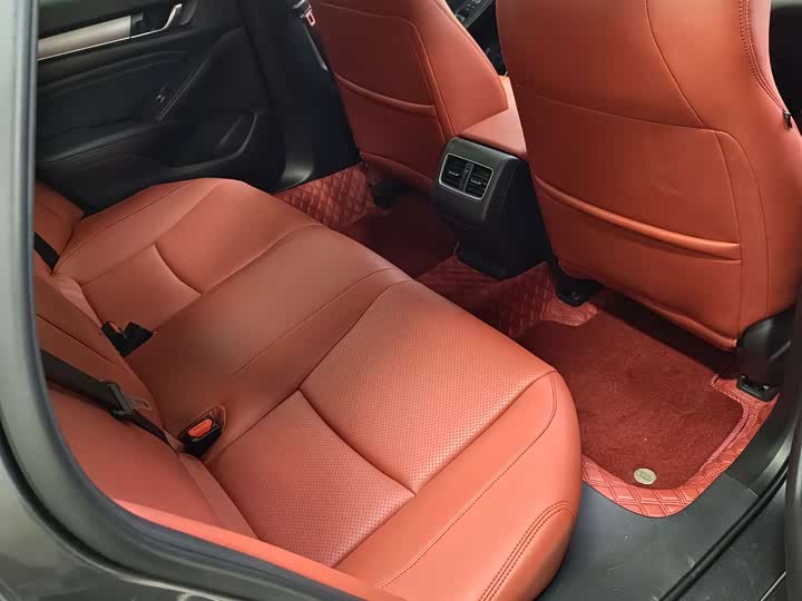 Фото 5 - Honda Accord