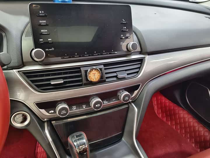 Фото 9 - Honda Accord