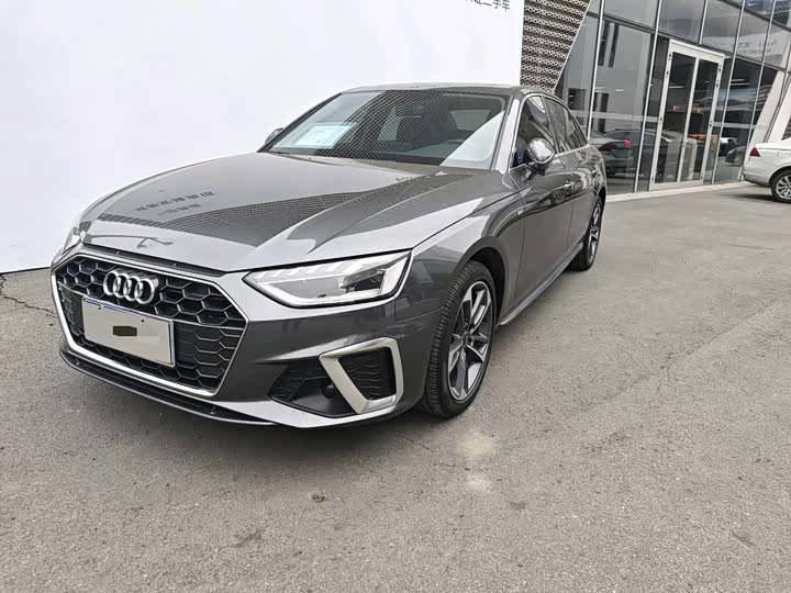 Фото 1 - Audi A4L