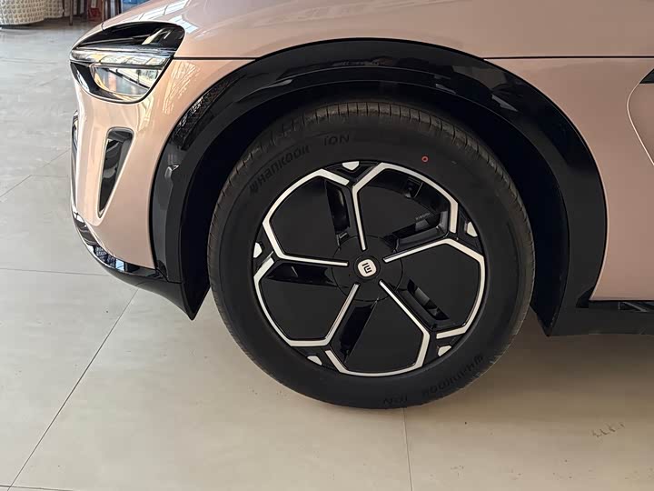 Фото 7 - Xiaomi YU7