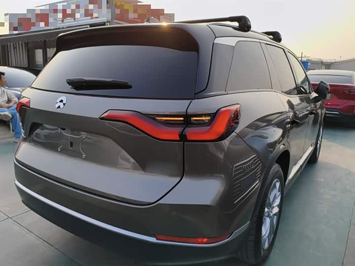 Фото 7 - Nio ES8