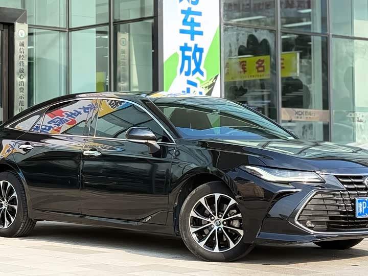 Фото 3 - Toyota Avalon