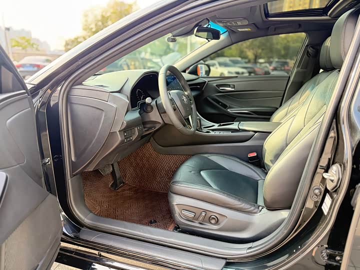 Фото 4 - Toyota Avalon