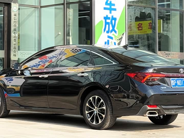 Фото 7 - Toyota Avalon