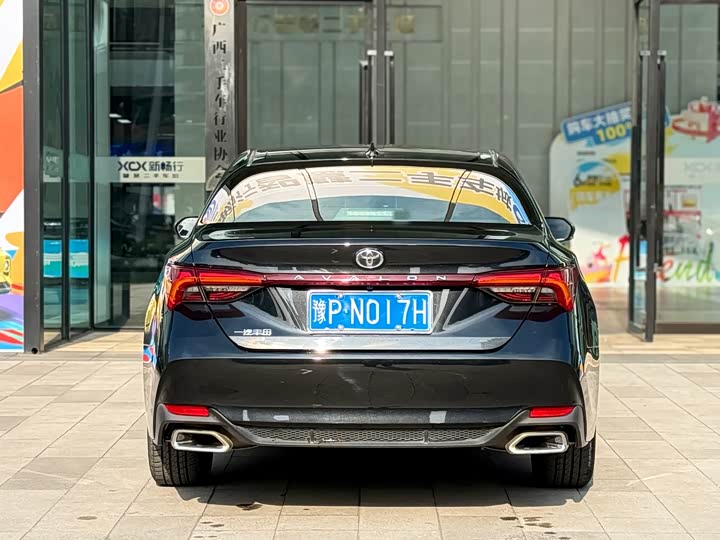 Фото 8 - Toyota Avalon