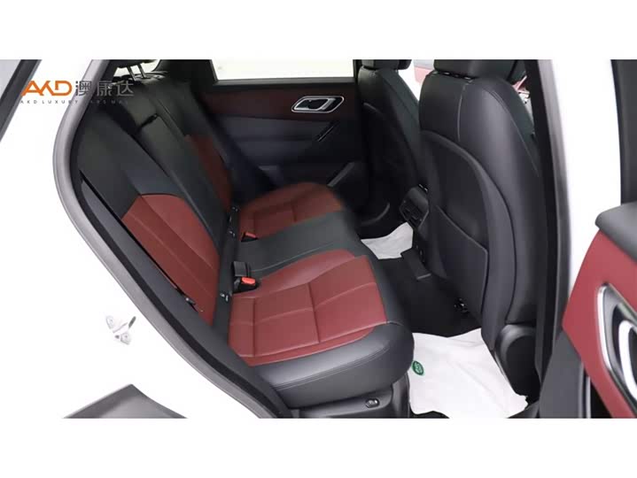 Фото 8 - Land Rover Range Rover Velar