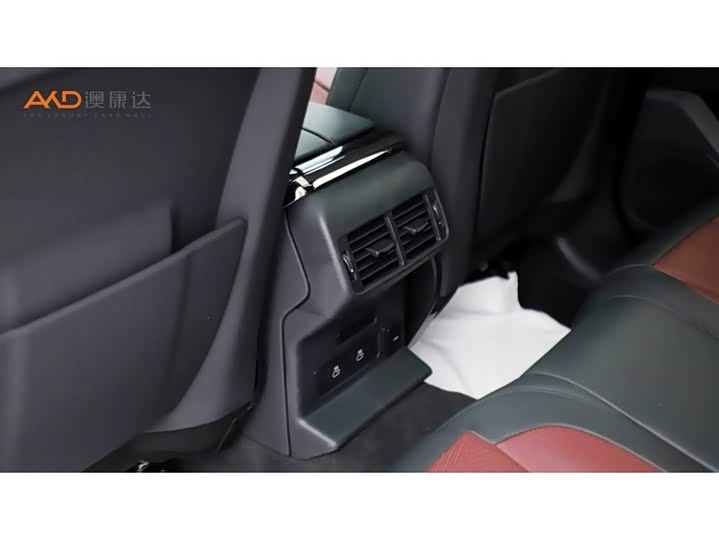 Фото 9 - Land Rover Range Rover Velar