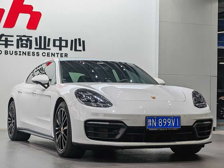 Фото 2 - Porsche Panamera