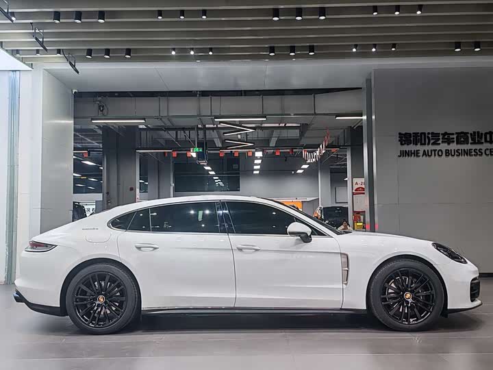 Фото 4 - Porsche Panamera