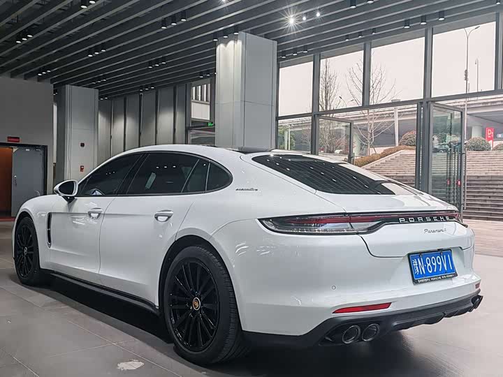 Фото 5 - Porsche Panamera