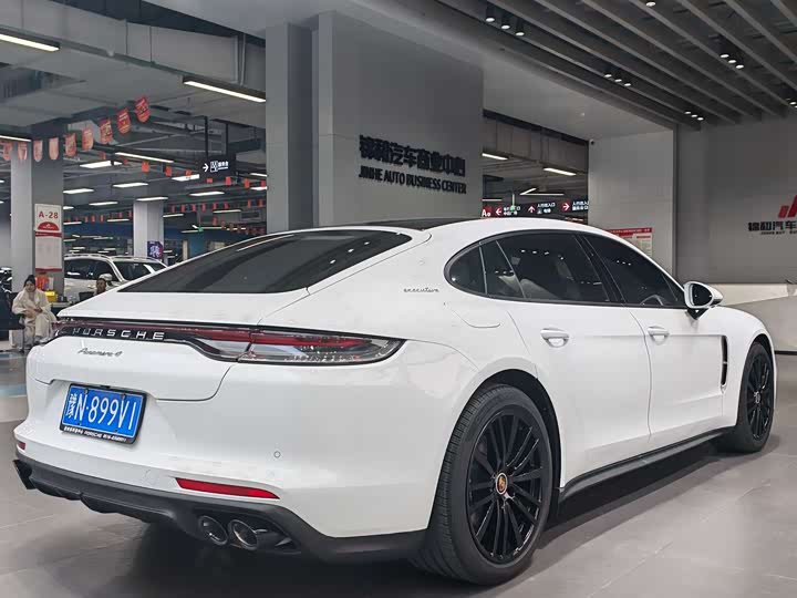 Фото 6 - Porsche Panamera