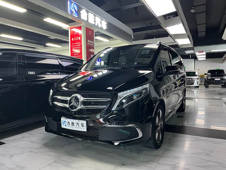 Фото 4 - Mercedes-Benz V-Class